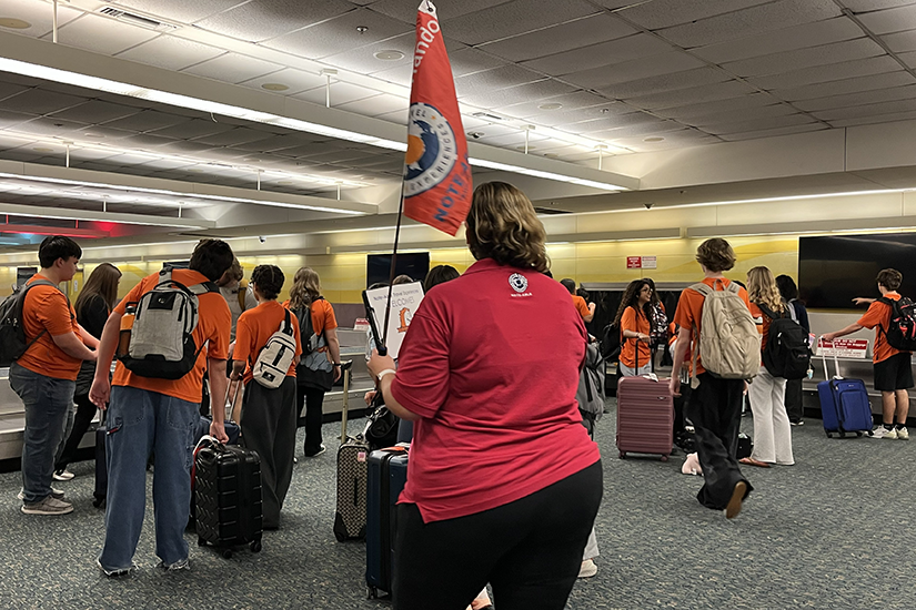 Brandeis HS Band Airport Arrival