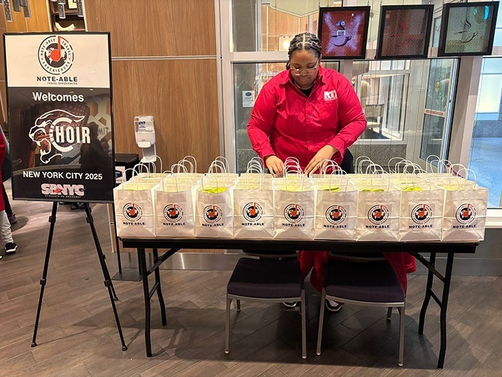 Clark HS Choir - Hotel Arrival